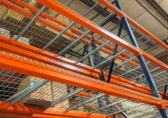 Pallet Racking Warehouse Storage 1 Bay with Wire Mesh Caging Level Holds 2 Ton Per Level
