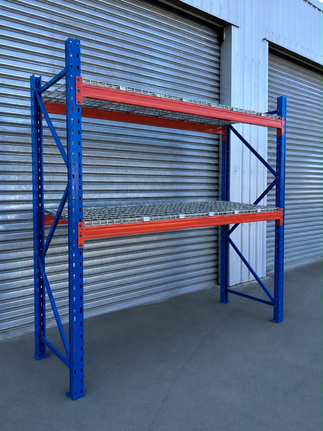Pallet Racking Warehouse Storage 1 Bay with Wire Mesh Caging Level Holds 2 Ton Per Level